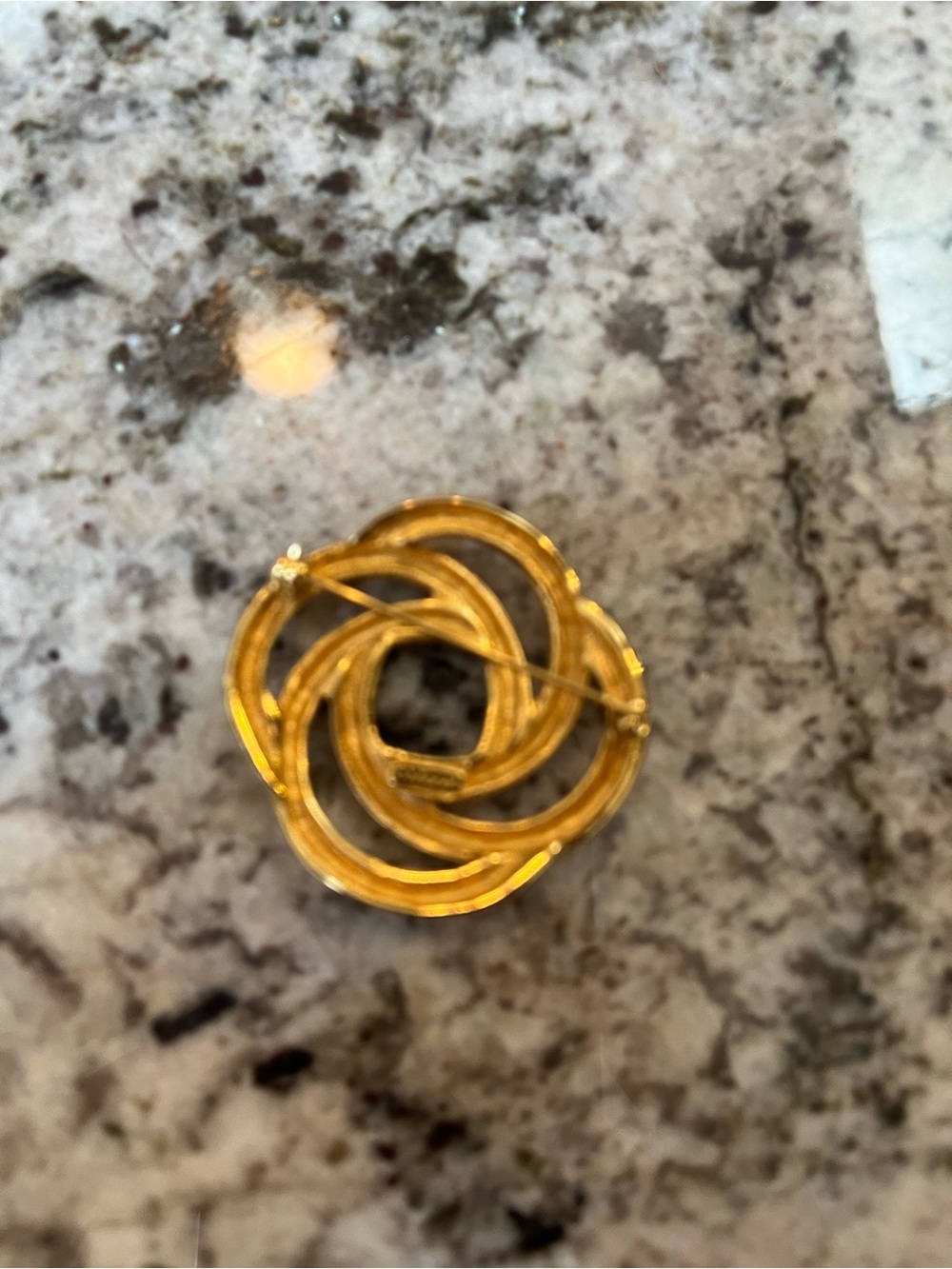 Gold Swirl Knot Brooch - Picture 2 of 3